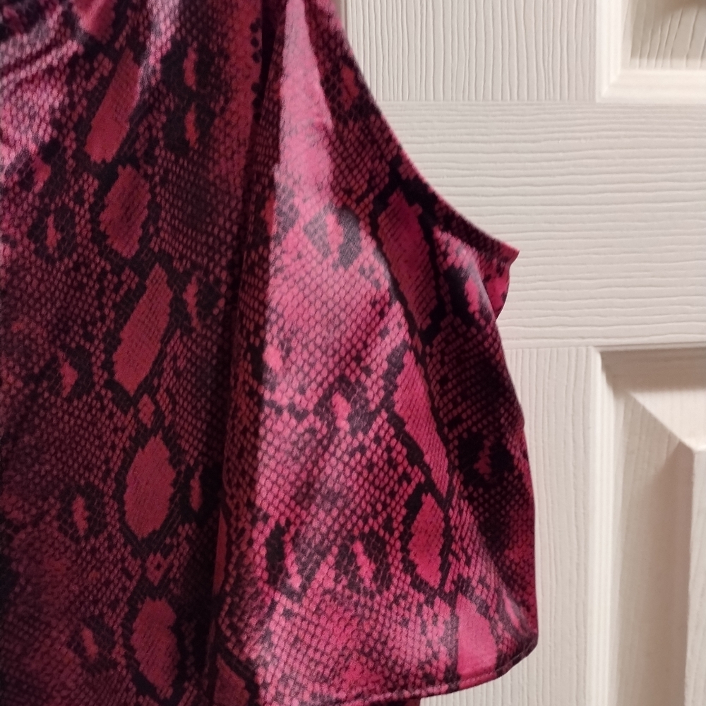NWOT Michael Kors Elegant Pink Snake Print Cold Shoulder Blouse - Picture 7 of 8